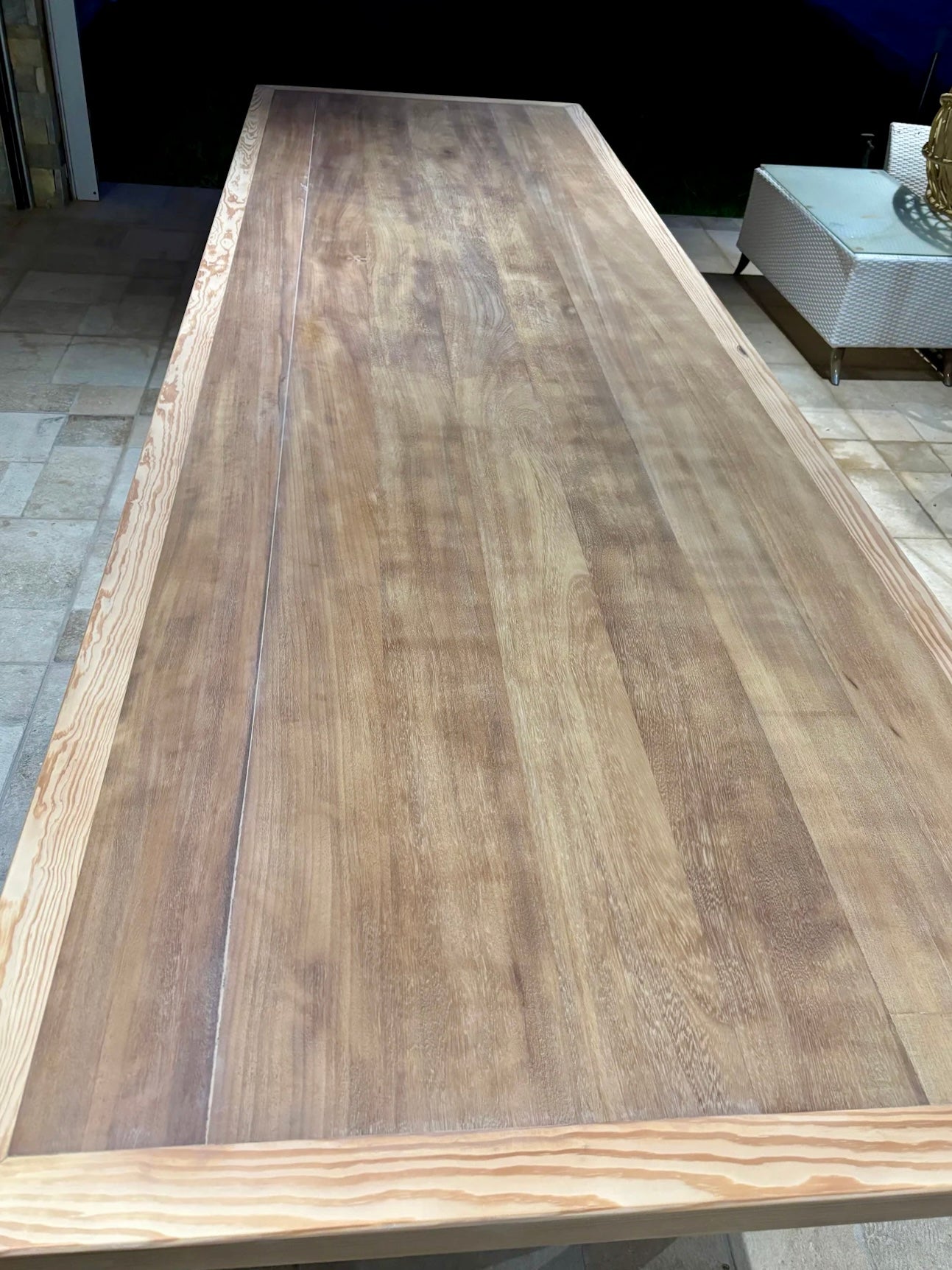 Wooden Table after Sanbdlasting. Coanda Air