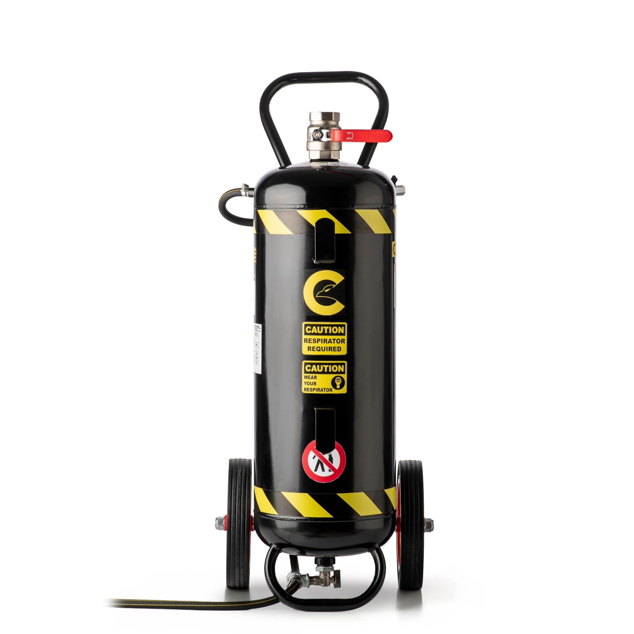 A portable Coanda Sandblaster 55 Lt Basic photographed from the front side with the sandblasting hose down with a black tank, mounted on wheels, with yellow hoses and red safety labels. This Coanda Sandblaster is made to sandblast wood, rust, metals etc.